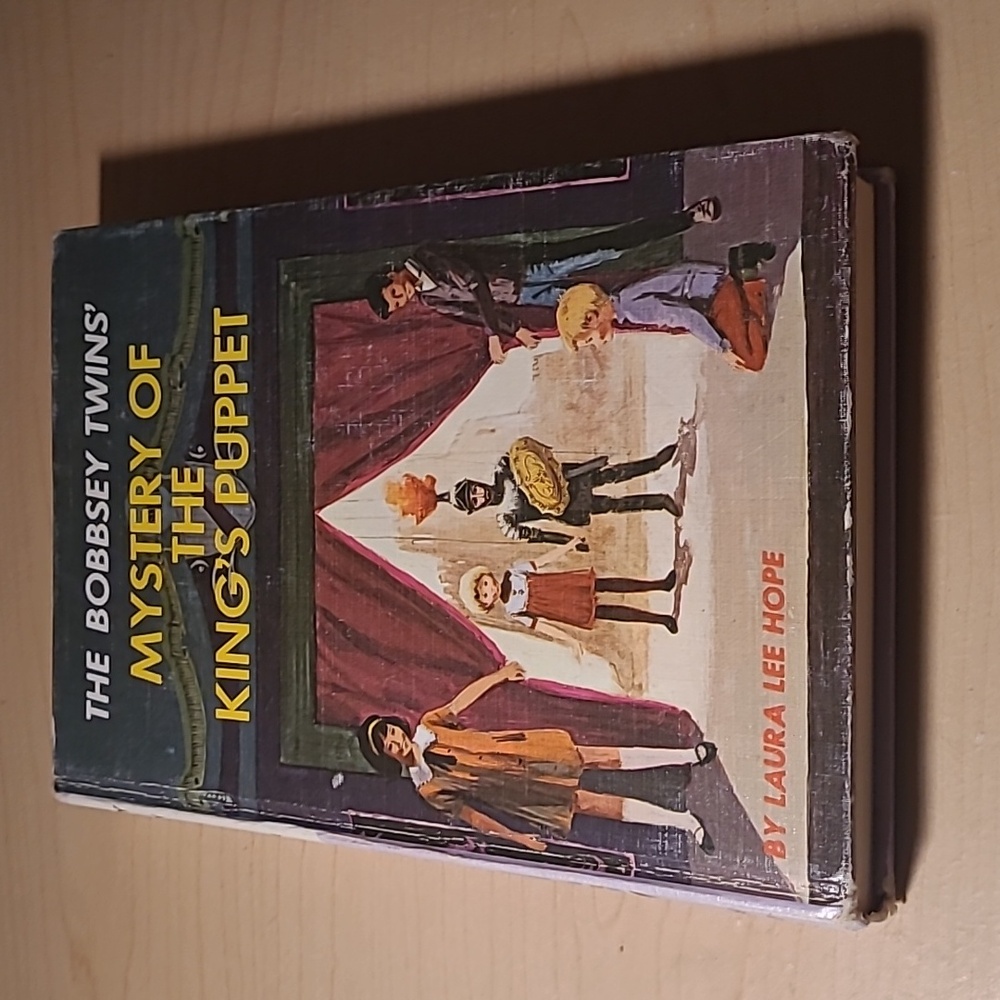 🦋2 for $15🦋 The Bobbsey Twins #60 - Mystery of the King's Puppet